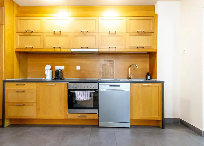 Modern Comfort In Jozsef Street By Nw