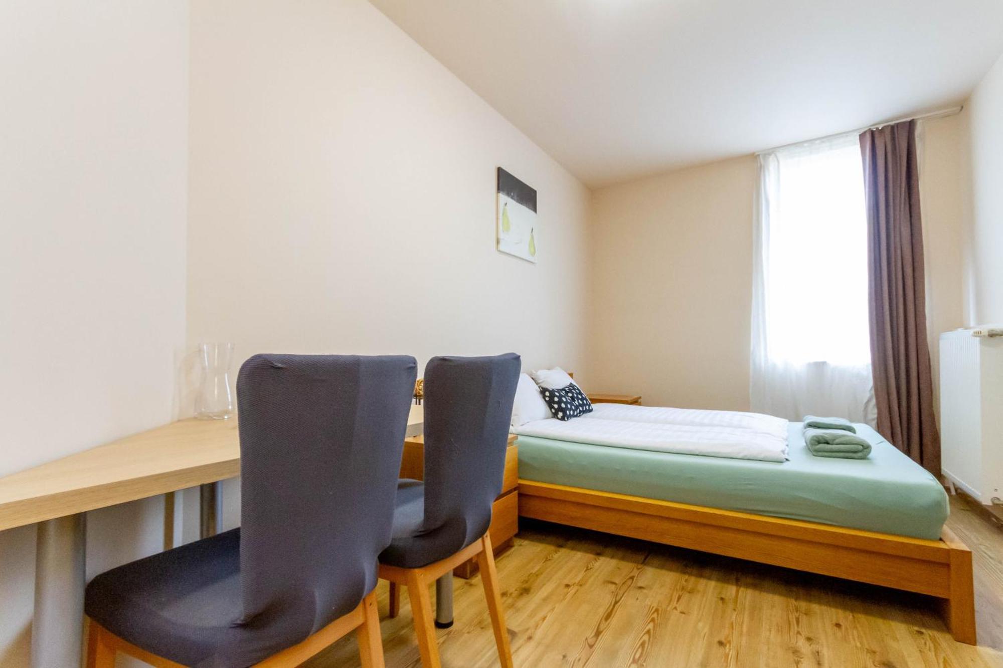 Modern Comfort In Jozsef Street By Nw *