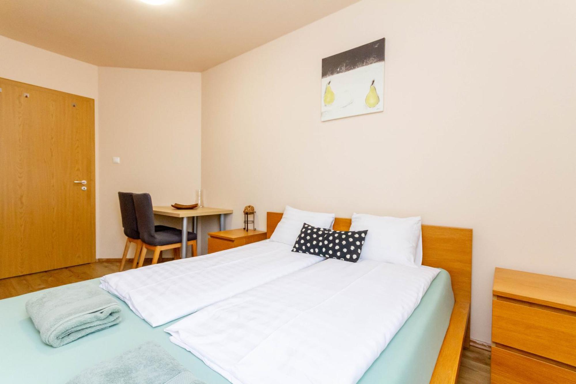 Modern Comfort In Jozsef Street By Nw *