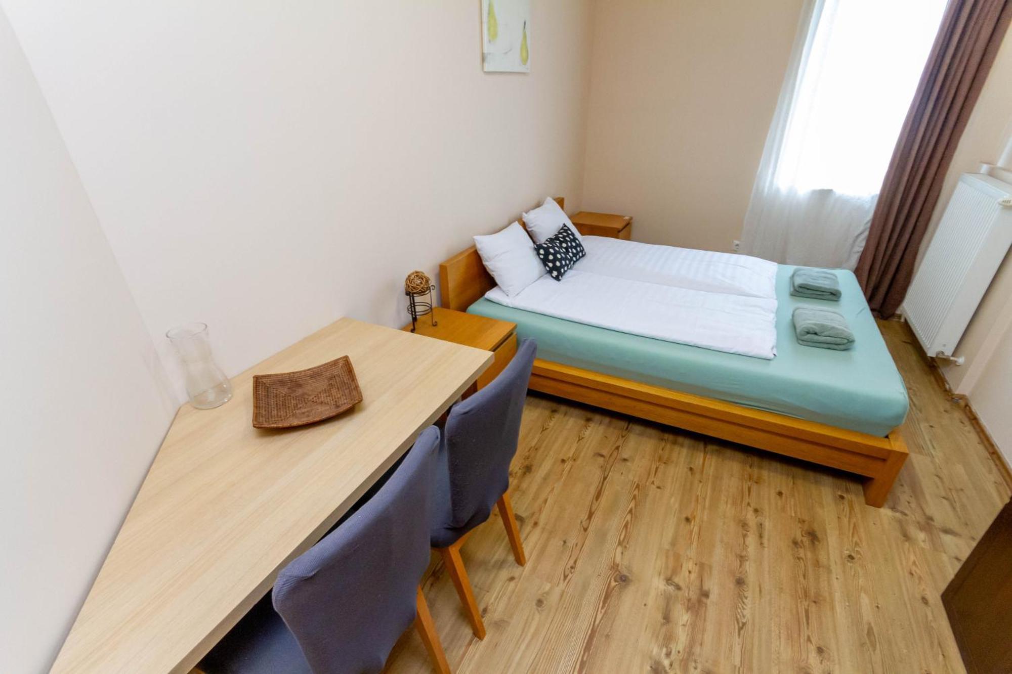 Modern Comfort In Jozsef Street By Nw Apartament